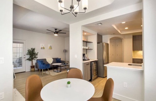 Kierland Apartment | 2BR Kierland Commons CozySuites by the golf course