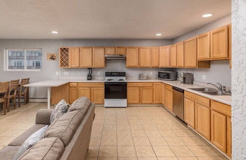Wasilla House | 2BR Lakeside Bungalow Haven