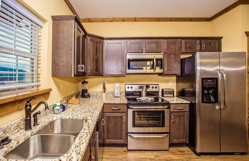 West Sedona Condo | 2BR Loft w/Balcony & Fireplace | Pools + Hot tub