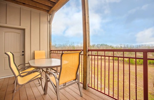 West Sedona Condo | 2BR Loft w/Balcony & Fireplace | Pools + Hot tub