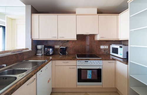 Jakarta Apartment | 2BR Luxury Apartment in Central Jakarta w/5-Star Hotel Amenities