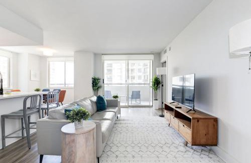 Crystal City Apartment | 2BR Luxury Apartment Near DC & Airport