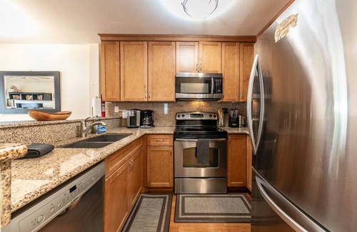Alpine Meadows Condo | 2BR Mins to Alpine Base Area at Palisades!