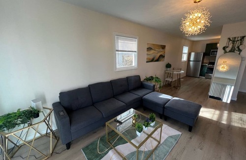 Woodburn House | 2BR Modern Home | Near WVU, Hospitals & Stadium