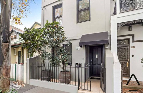 Alexandria House | 2BR Modern Tranquility in Leafy Alexandria
