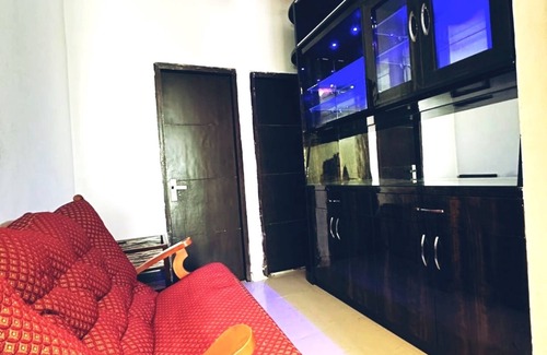 Noida Apartment | 2BR Paradise Cloud Apartment