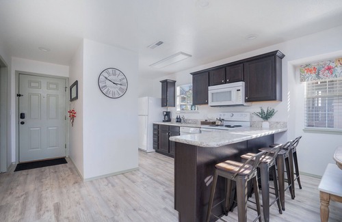 Indian Point Condo | 2BR | Pebble Beach + By SDC | No Stairs/Sleeps 6