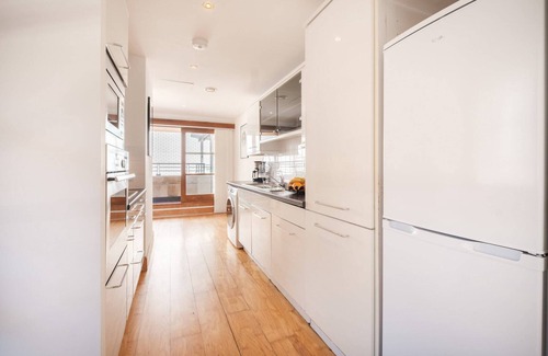 The City of London Apartment | 2BR Penthouse with Terrace in the Heart of Holborn