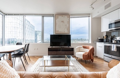 West Bellevue Apartment | 2BR | Pool, Gym & Rooftop | Bellevue | Sophari A