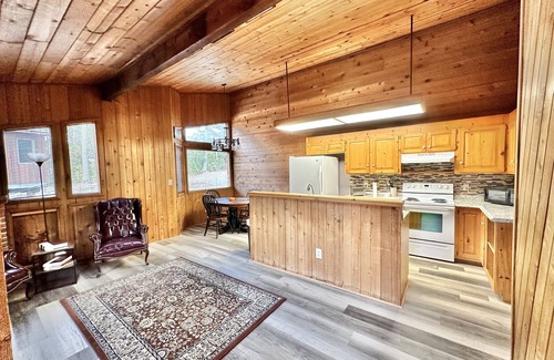 Campobello Cabin | 2br Queen Eagles Cabin in Campobello SC near upcoming Saluda Trail