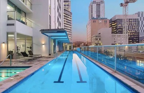 Brisbane Central Business District Apartment | 2BR Riverview Escape|FreeParking