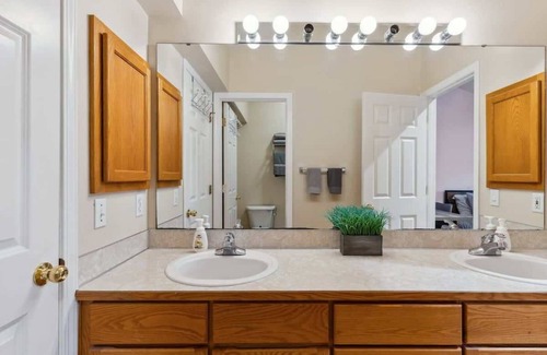 Brighton House | 2BR Seattle Oasis - A Short Stroll to Light Rail