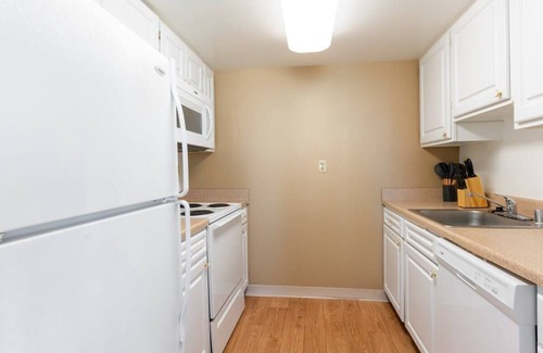 Radnor - Fort Myer Heights Apartment | 2BR Serene Executive Retreat with Balcony