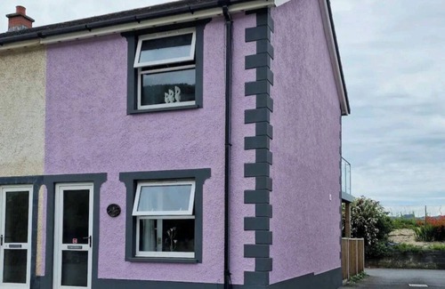 Ferryside House | 2BR-Sleeps4-Balcony-PetsOK-Parking-Ferryside