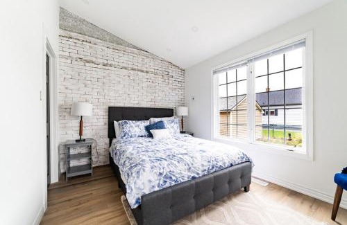 Welland House | 2br - Spacious Yard - Canal Bridge, Falls Nearby!