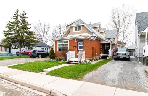 Welland House | 2br - Spacious Yard - Canal Bridge, Falls Nearby!