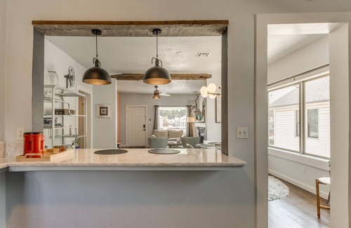 Miller House | 2BR Stylish Retreat in Midtown