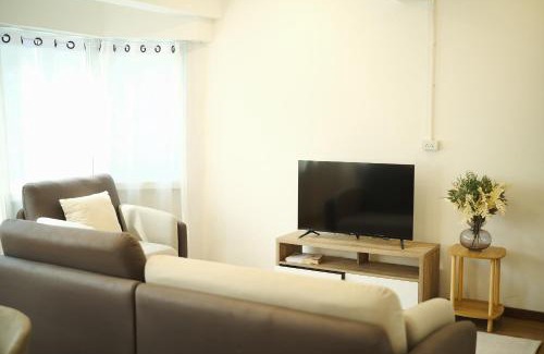 China Town Apartment | 2BR Stylist Rare Find China Town
