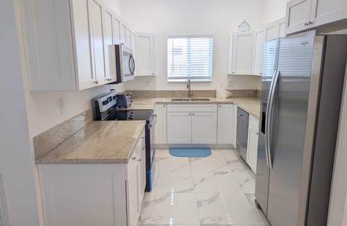 Downtown Fort Lauderdale House | 2BR Tropical Retreat Near Beach, Airport & Downtown
