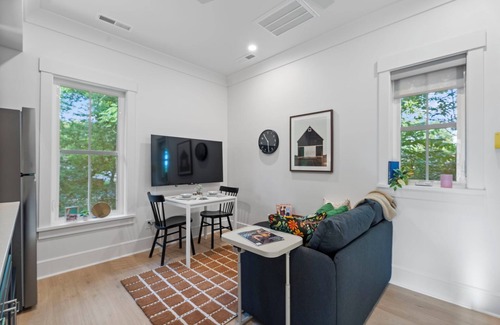Durham House | 2BR Urban Retreat w/Deck, Near Downtown Durham