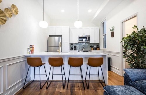 North Philadelphia West Apartment | 2BR w/Balcony| Fairmount Park | 10 mins to DT