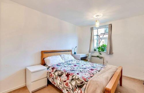 St. Leonard's Apartment | 2BR w WiFi in Vibrant Streatham