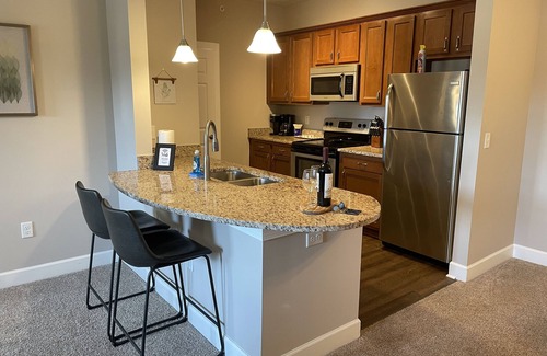 Westerville Apartment | *2BR*Water Views*W+D*Walkable*Pool*Gym!