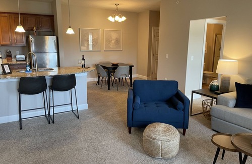 Westerville Apartment | *2BR*Water Views*W+D*Walkable*Pool*Gym!
