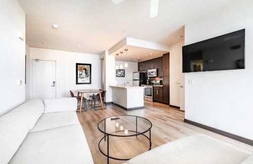 Los Angeles Apartment | 2BR West Hollywood Escape