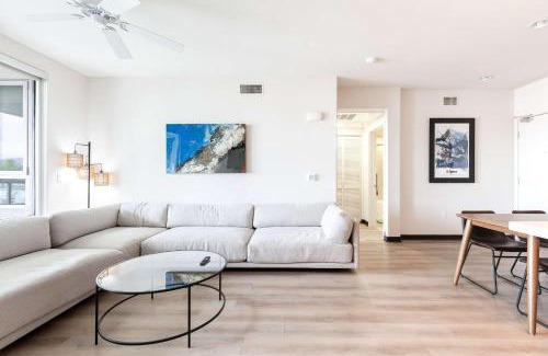 Los Angeles Apartment | 2BR West Hollywood Escape