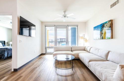 Los Angeles Apartment | 2BR West Hollywood Escape
