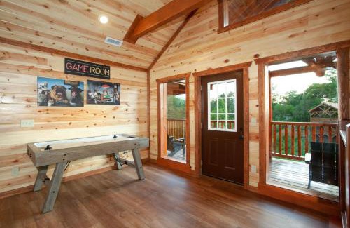 Sevierville House | 2Cabins 16BR Sleeps42 Hot Tub Indoor Pool and Gazebo