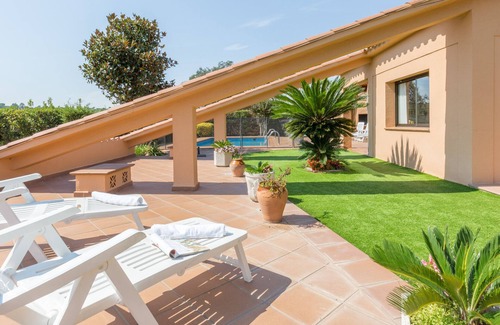 Puigventos Villa | 2CIP01-10pax - House for up to 10 people with private pool in a quiet location