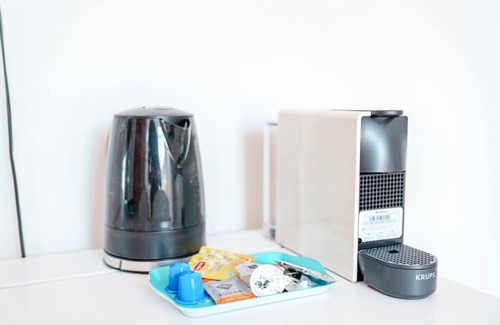 Brussels House | 2min→ Midi Station/Netflix/Nespresso/Smart TV/Full Kitchen