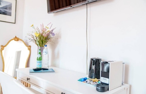 Brussels House | 2min→ Midi Station/Netflix/Nespresso/Smart TV/Full Kitchen