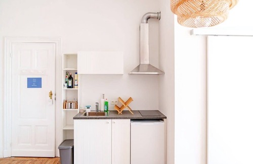 Brussels House | 2min→ Midi Station/Netflix/Nespresso/Smart TV/Full Kitchen