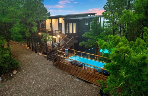 Broken Bow Cabin | 2Mountaintop Cabins Pool Saunas Slides Views &More