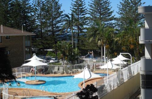 Burleigh Heads Apartment | 2nd Avenue Beachside Apartments
