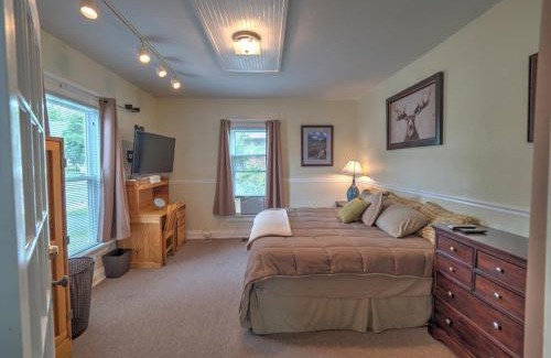 Oneonta Apartment | 2nd Base Apt 1 All Star Baseball Rentals