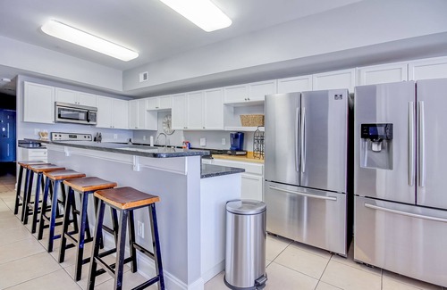 Crescent Beach Condo | 2nd-Floor 2-Story Home w/Balconies, Ping-Pong Table, Shared Outdoor Pool, WiFi