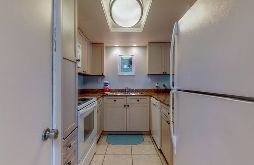 Bradenton Beach Condo | 2nd Floor Condo with Beach and Ocean views - Across the Street from the Beach.