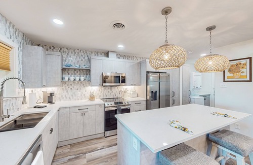 Del Mar Condo | 2nd-floor condo with water view, updated interior, private balcony, & W/D