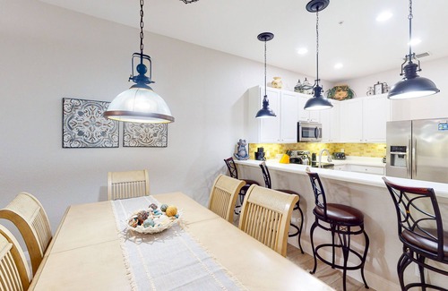 Bahama Bay Condo | 2nd floor condo w/gym, near theme parks, shared pools, balcony, tennis court