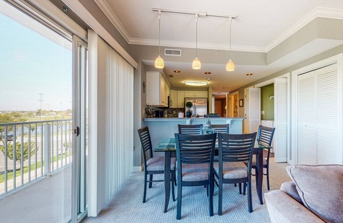 North Ocean City Condo | 2nd-floor condo w/wraparound balcony & pool - across street from Northside Park