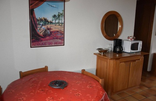 Pralognan-la-Vanoise Apartment | 2nd floor, swimming pool, balcony, tv, ski locker, 54m², Pralognan-la-Vanoise