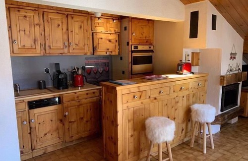 Pralognan-la-Vanoise Apartment | 2nd floor, balcony, tv, ski locker, 87m², Pralognan-la-Vanoise