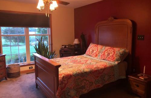 Milford Bed & Breakfast | 2nd floor guest room with attached bath