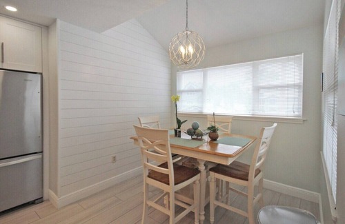 Siesta Key Condo | 2nd floor lakeview condo In Siesta Key with beach access - GBB 1275