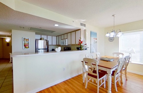 Crescent Beach Condo | 2nd floor oceanfront condo w/shared pools, hot tub, central AC, private W/D