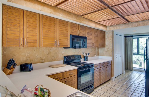 Isle of Palms Villa | 2nd floor oceanfront corner condo with pool, hot tub & basketball